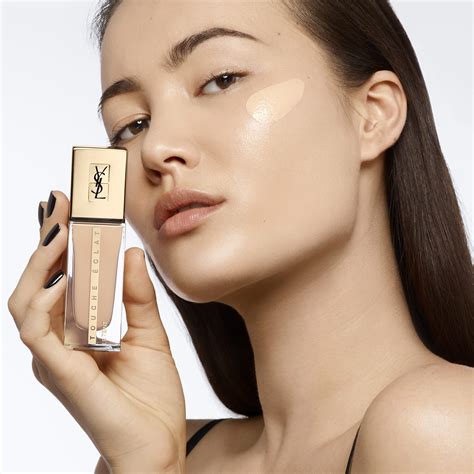 ysl beauty touche eclat fondöten|touche éclat le teint foundation.